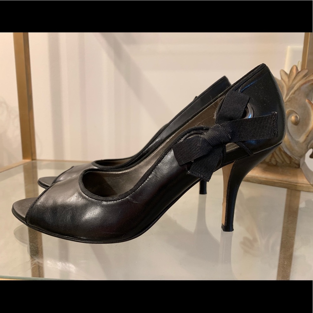 Black peep toe heels with side bow